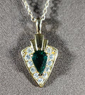 Gorgeous Fashion Necklace, Bold Green Crystal in Gold Tone Setting, 18 in.