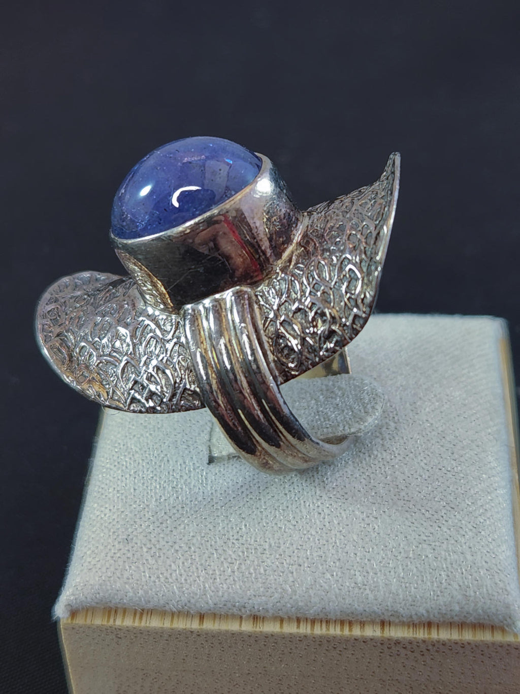 Spectacular Textured Sterling & Amethyst Cabochon Statement Ring Sz 8