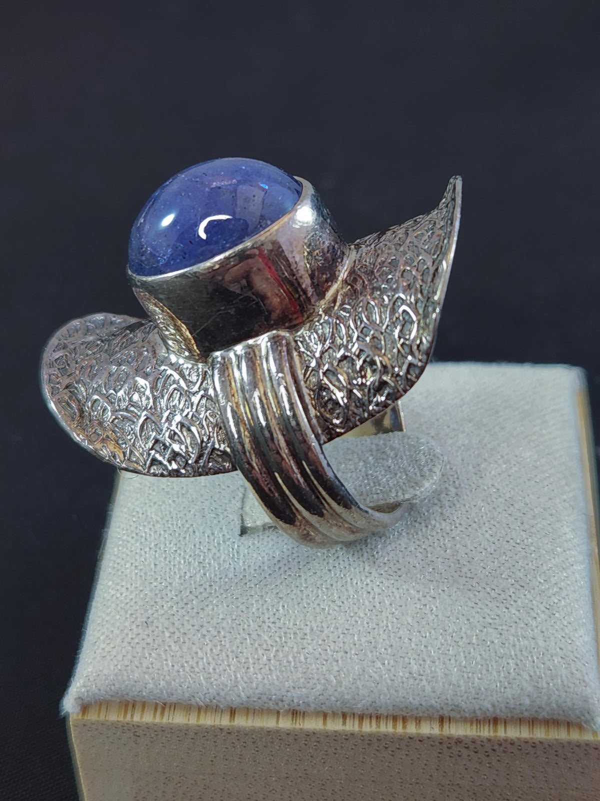 Spectacular Textured Sterling & Amethyst Cabochon Statement Ring Sz 8