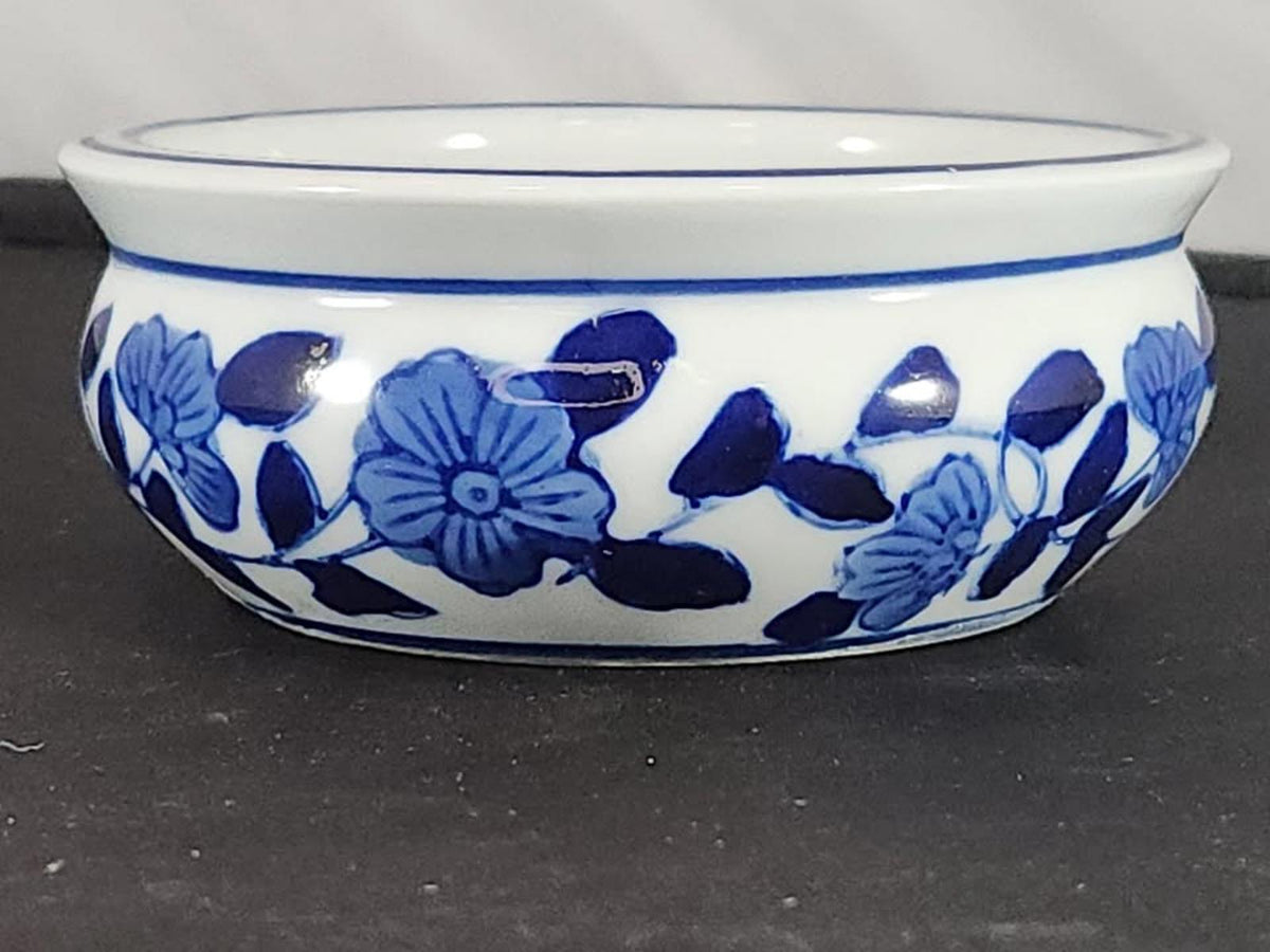 Gorgeous Vintage Chinoiserie Blue & White Catchall Bowl