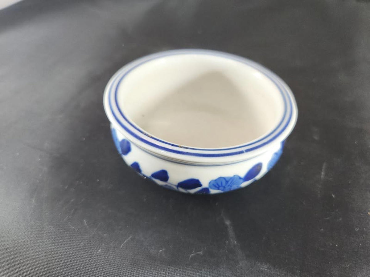 Gorgeous Vintage Chinoiserie Blue & White Catchall Bowl