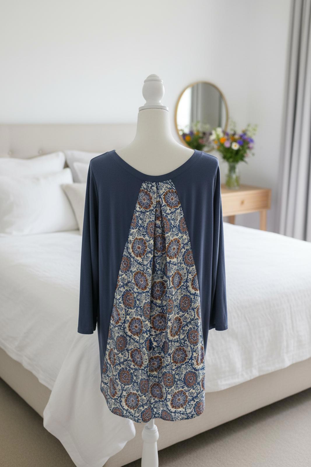 Beautiful Le Lis Top Blouse 3/4 Sleeve Cornflower Blue Floral Lady's Med