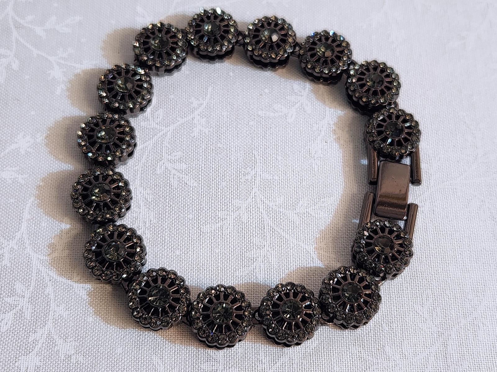 Stunning Gunmetal Black Sunflower Bracelet Unisex 8.5in 12 Grams