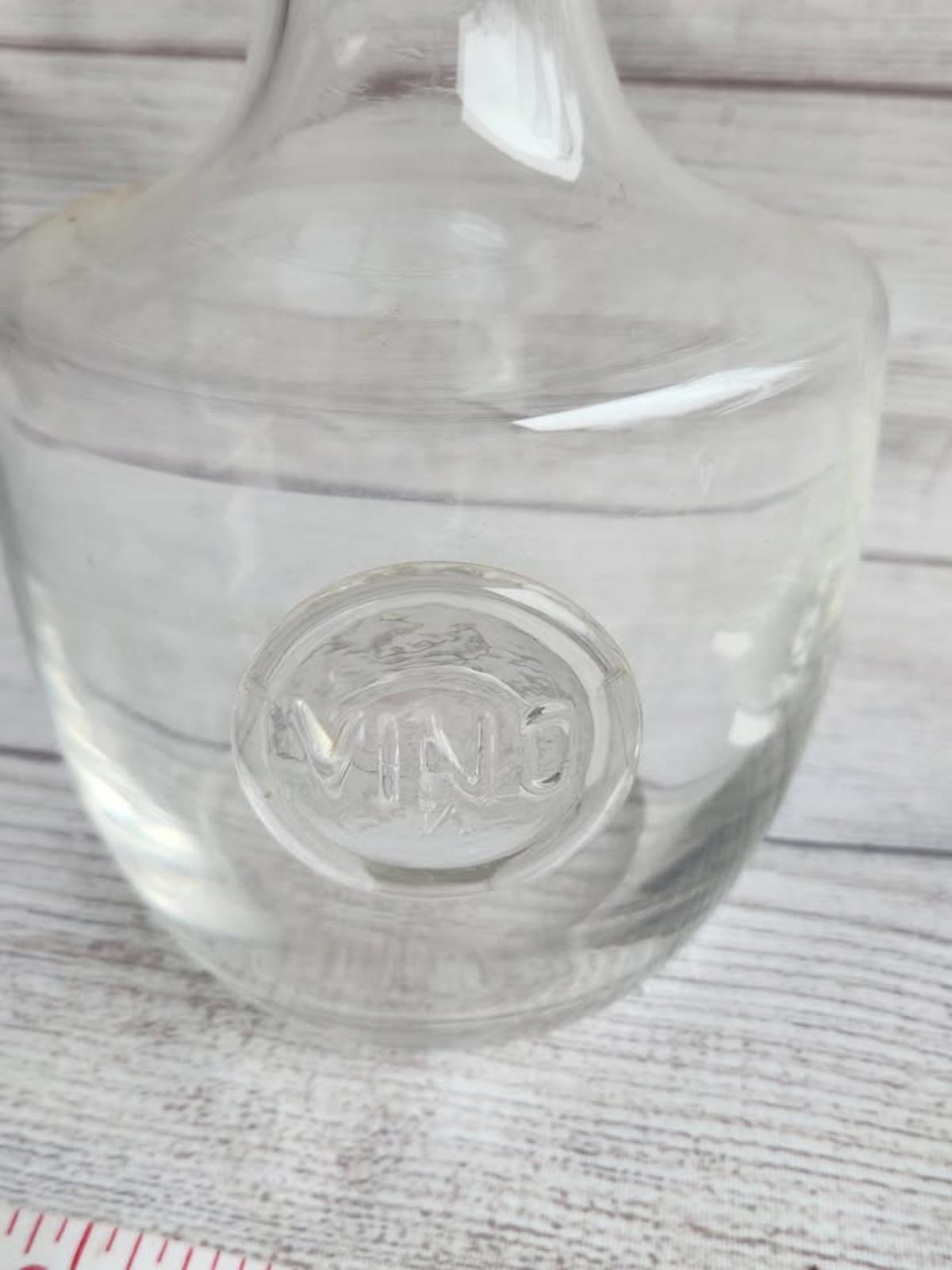 Pair of Lovely Clear Wine/Vino Glass Decanters Carafe Clear Glass with Emblem