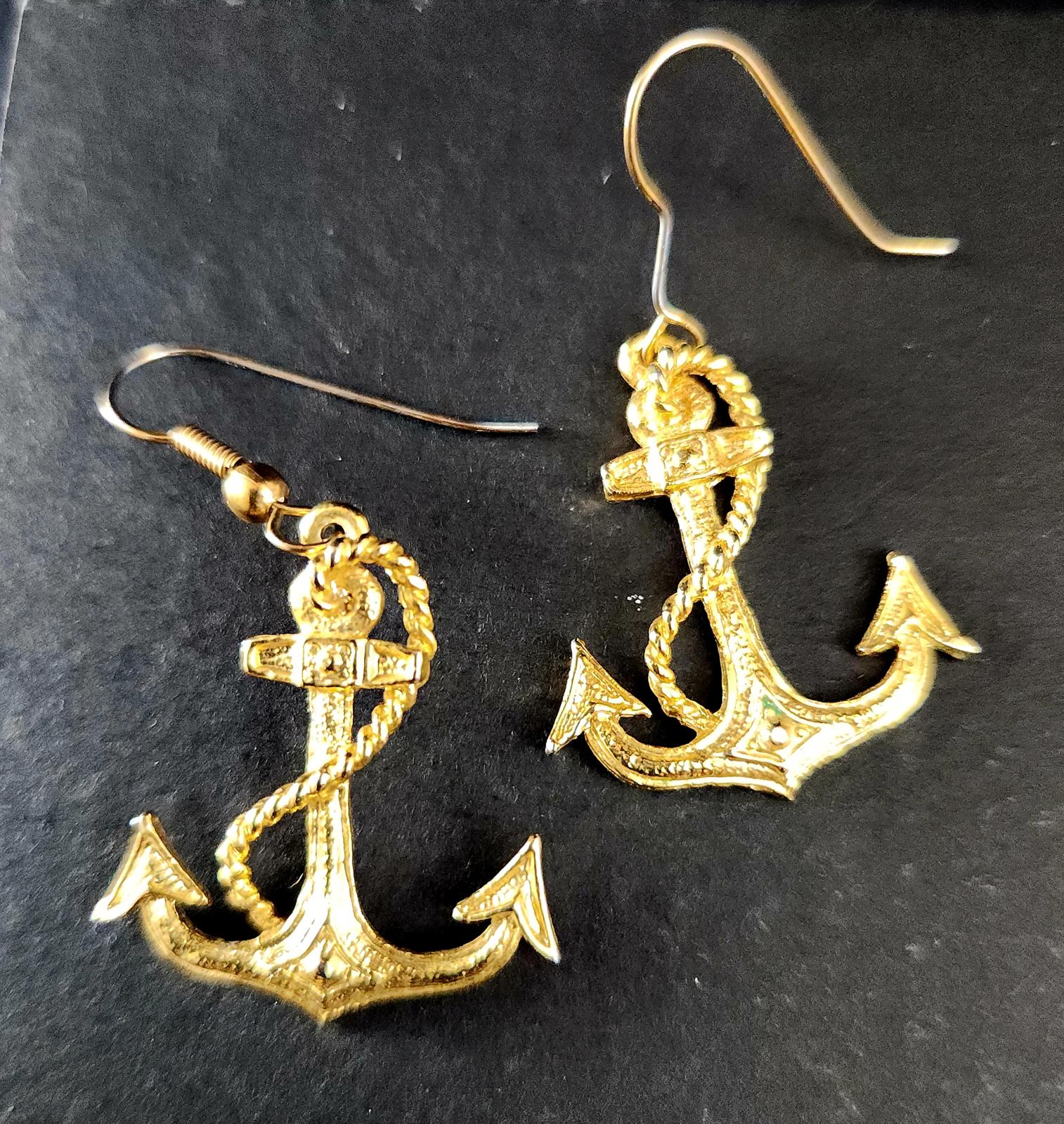 Pretty Anchor Earrings Gold Tone - Ahoy Maty - Dangle