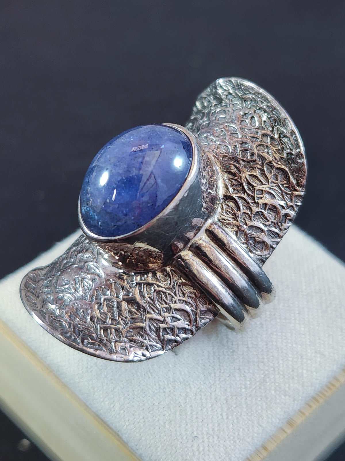 Spectacular Textured Sterling & Amethyst Cabochon Statement Ring Sz 8
