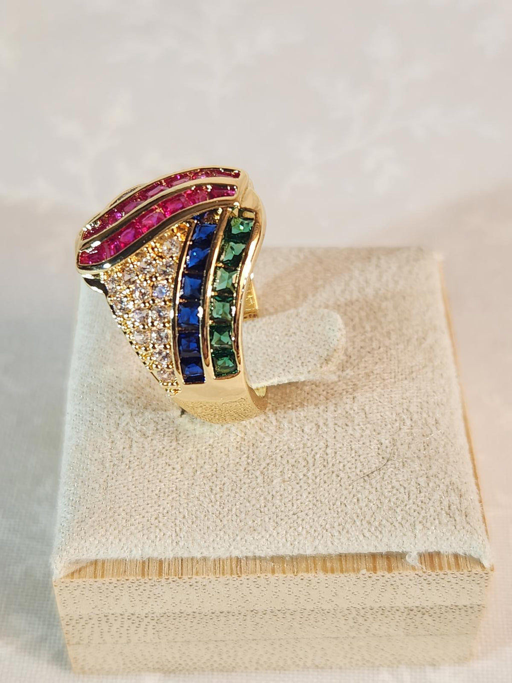 Gorgeous & Modern CZ Ring Ladies, Multicolor, Gold Tone, Roostertail Size 7