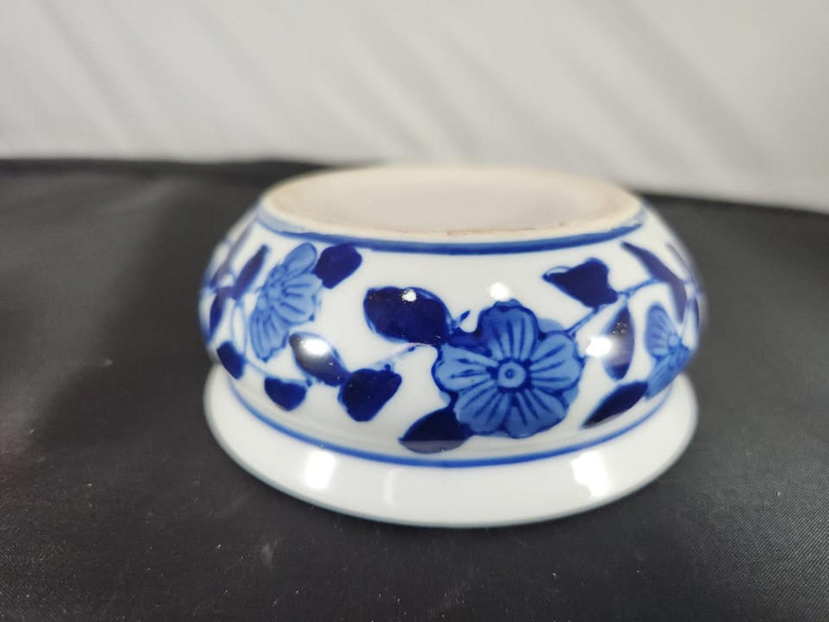 Gorgeous Vintage Chinoiserie Blue & White Catchall Bowl