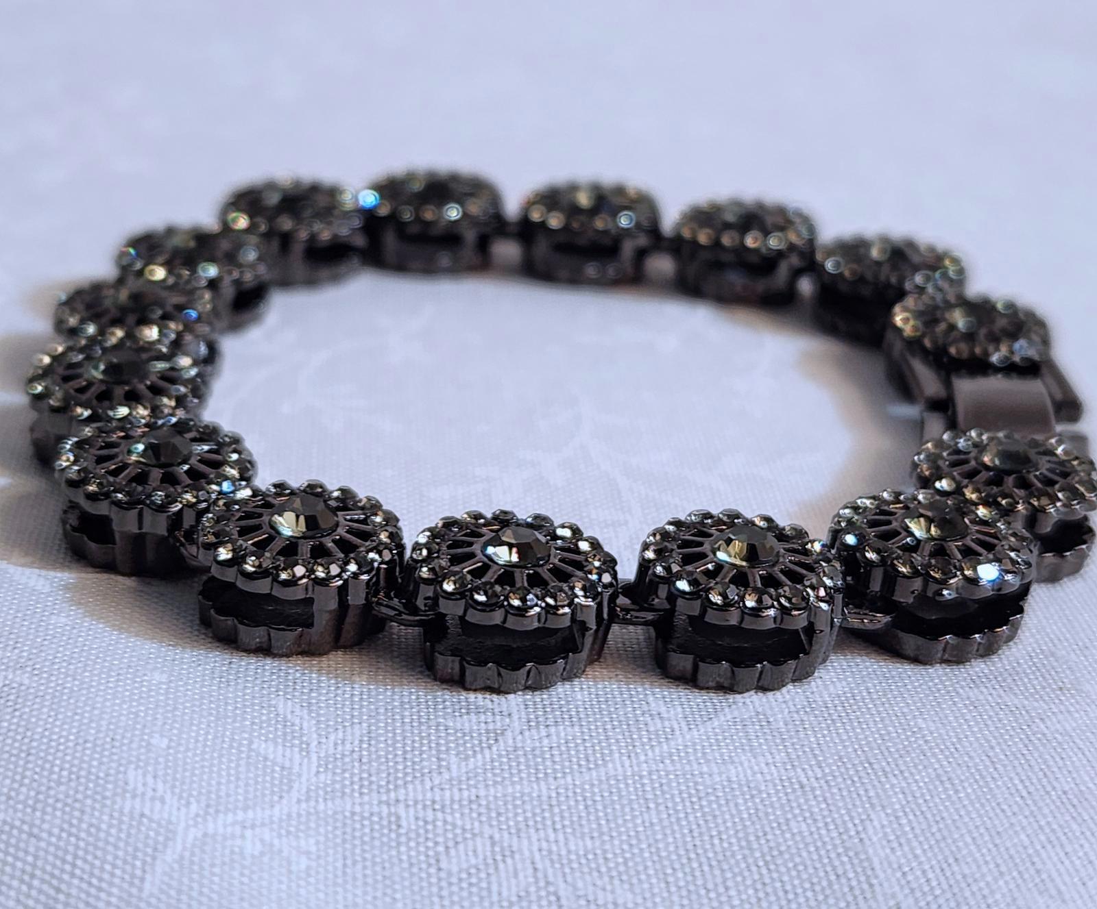 Stunning Gunmetal Black Sunflower Bracelet Unisex 8.5in 12 Grams